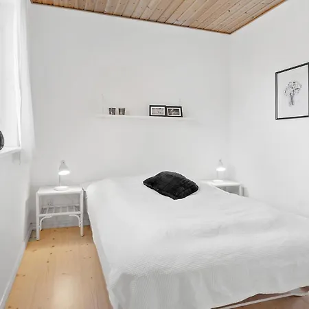2 Bedroom Cozy In Prázdninový dům