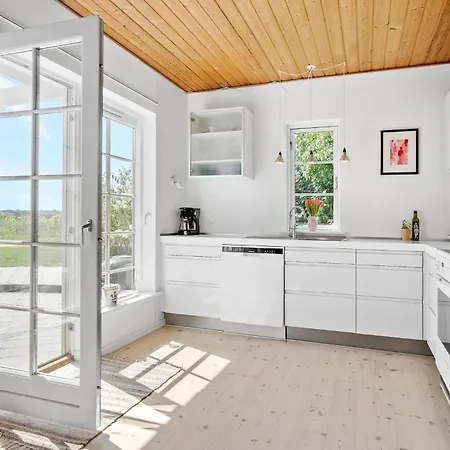 2 Bedroom Cozy In